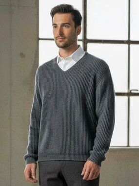 Banana Republic Men’s Vintage V-Neck Sweater L Wool Silk Cotton Quiet Luxury